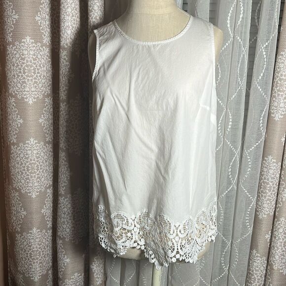 Banana Republic 100% cotton Sleeveless Blouse with embroidered edge size small - Picture 1 of 7